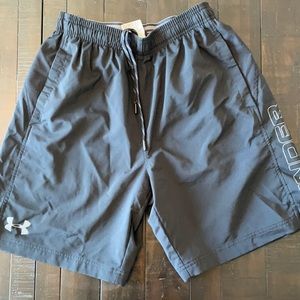 Men’s under armor shorts loose fit